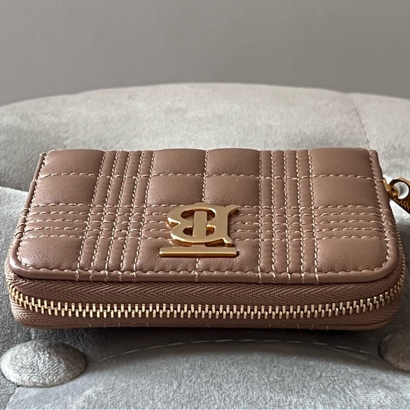 Burberry Wallet in Camel - Picture 4 of 11